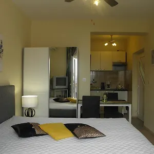 https://villa-brekalo.hotels-in-trogir.com