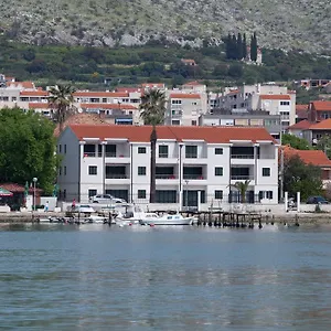 Svjetlana , Trogir Kroatië